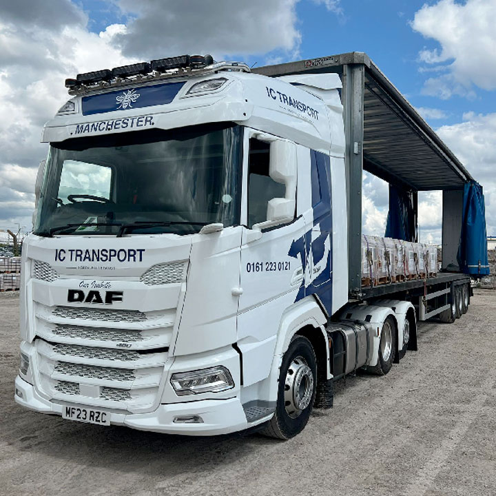 Manchester Courier and Transport Logistics artic curtainsider